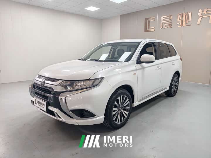 Mitsubishi Outlander 2.0L FWD Comfort 5-Seater - автомобиль из Китая