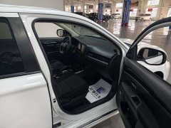 Mitsubishi Outlander 2.0L FWD Comfort 5-Seater - фото 17