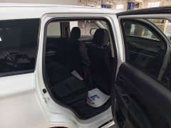 Mitsubishi Outlander 2.0L FWD Comfort 5-Seater - фото 18
