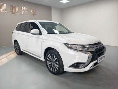 Mitsubishi Outlander 2.0L FWD Comfort 5-Seater - фото 3