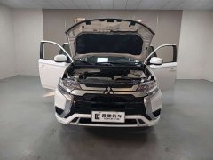 Mitsubishi Outlander 2.0L FWD Comfort 5-Seater - фото 7