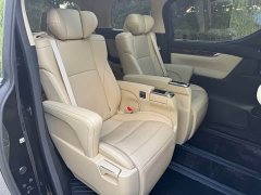 Toyota Alphard Hybrid 2.5L Luxury - ფოტო 14