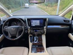 Toyota Alphard Hybrid 2.5L Luxury - ფოტო 6