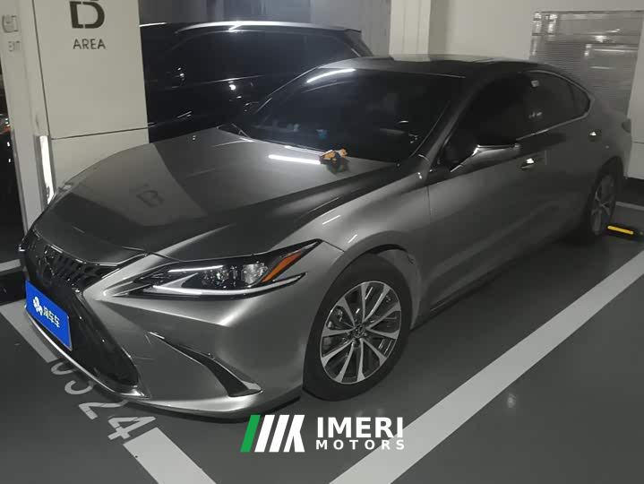 Lexus ES 200 Premium Edition