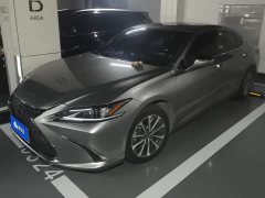 Lexus ES 200 Premium Edition - ფოტო 1
