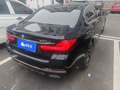 BMW 5 Series 530Li Luxury M Sport Package - ფოტო 3