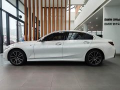 BMW 3 Series 320Li M Sport Package - фото 4