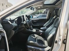 Toyota Venza Hybrid 2.5L E-CVT FWD Luxury - photo 12