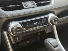 Toyota Venza Hybrid 2.5L E-CVT FWD Luxury - photo 15