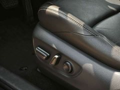 Toyota Venza Hybrid 2.5L E-CVT FWD Luxury - photo 16