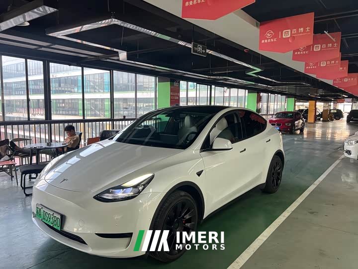 Tesla Model Y Facelift Rear-Wheel Drive