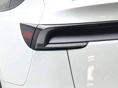 Tesla Model Y Long Range All-Wheel Drive - ფოტო 7