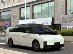 Li Auto MEGA Ultra Smart Refresh Edition - ფოტო 4