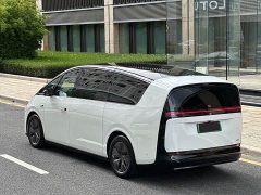 Li Auto MEGA Ultra Smart Refresh Edition - ფოტო 5