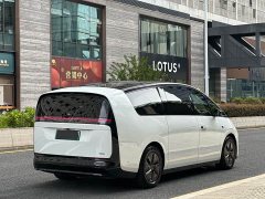 Li Auto MEGA Ultra Smart Refresh Edition - ფოტო 7