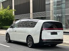 Li Auto MEGA Ultra Smart Refresh Edition - ფოტო 8
