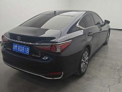 Lexus ES 200 Excellence Edition - photo 19
