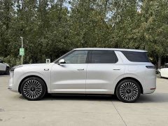 IM Motors Zhiji LS8 52 Max Luxury Six-Seater - ფოტო 12
