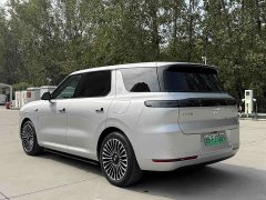 IM Motors Zhiji LS8 52 Max Luxury Six-Seater - ფოტო 13