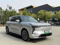 IM Motors Zhiji LS8 52 Max Luxury Six-Seater - ფოტო 3