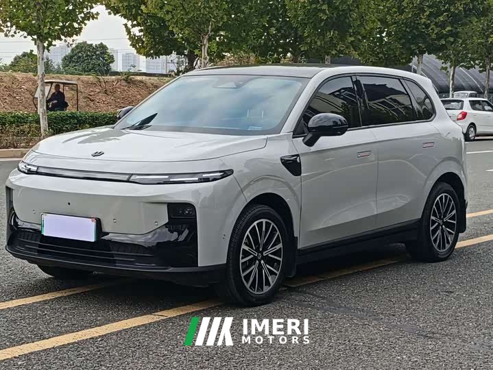 Leapmotor B10 510 Pleasure Edition - ავტომობილი ჩინეთიდან