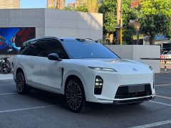 NIO ES8 Six-Seat Executive Signature Edition - ფოტო 4