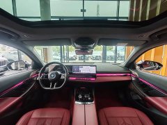 BMW i5 eDrive 35L M Sport Package - ფოტო 12