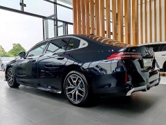 BMW i5 eDrive 35L M Sport Package - ფოტო 7