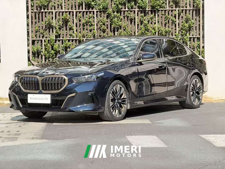 BMW 5 Series 530Li Luxury M Sport Package - ავტომობილი ჩინეთიდან