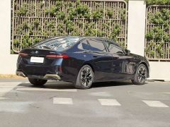 BMW 5 Series 530Li Luxury M Sport Package - ფოტო 4