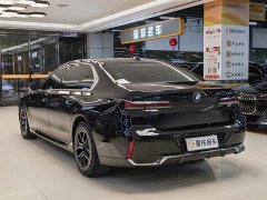 BMW 7 Series 735Li M Sport Package - ფოტო 17