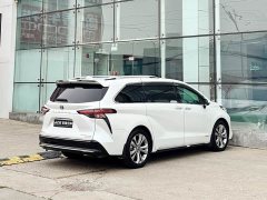Toyota Sienna 2.5L Hybrid Premium Edition - ფოტო 4