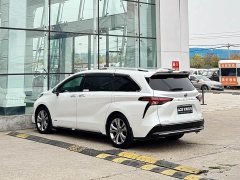 Toyota Sienna 2.5L Hybrid Premium Edition - ფოტო 6
