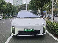 Li Auto i8 Standard Edition - ფოტო 1
