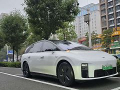 Li Auto i8 Standard Edition - ფოტო 2
