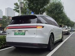 Li Auto i8 Standard Edition - ფოტო 4