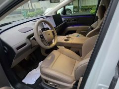 Li Auto i8 Standard Edition - ფოტო 9