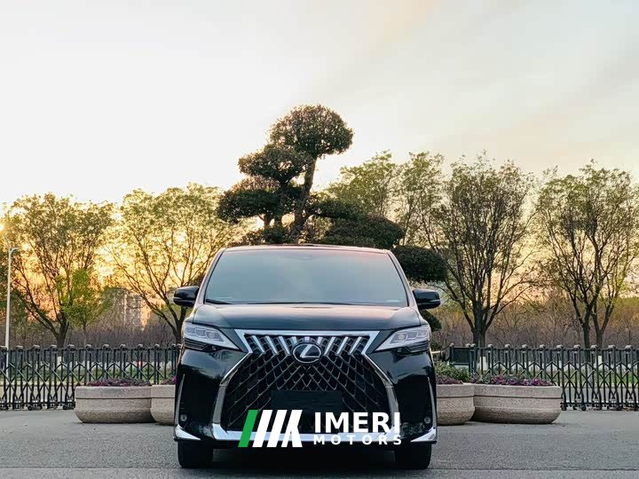 Lexus LM 300h 7-Seater Elegant Edition - ავტომობილი ჩინეთიდან