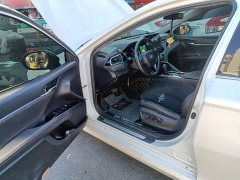 Toyota Camry 2.0G Luxury - ფოტო 12