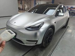 Tesla Model Y Rear-Wheel Drive - ფოტო 1