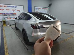 Tesla Model Y Rear-Wheel Drive - ფოტო 4
