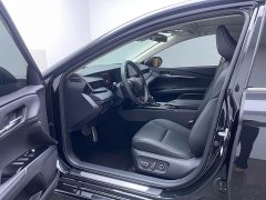 Toyota Camry Hybrid 2.0 HSE Sport Lite - ფოტო 11