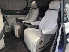 Denza D9 DM-i 970 AWD Premium Edition - ფოტო 16
