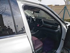 Toyota Highlander Hybrid 2.5L AWD Premium 7-Seater - ფოტო 17