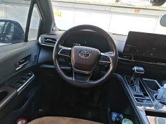 Toyota Sienna 2.5L Hybrid Platinum Edition - фото 2