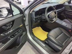 Lincoln Explorer 1.5T Two-Wheel Drive Prestige Hybrid - photo 15