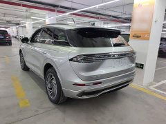 Lincoln Explorer 1.5T Two-Wheel Drive Prestige Hybrid - photo 4