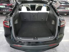 Tesla Model Y Rear-Wheel Drive - ფოტო 18