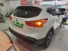 Nissan Qashqai 2.0L CVT Luxury - ფოტო 6