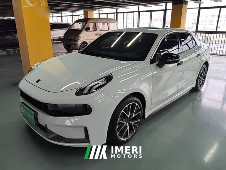 Lynk & Co 03 1.5T DCT Pro